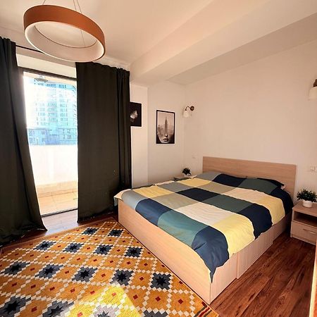 Cozy Apartment With Self Check-In Near Promenada Mall And Verdi Park Bukarest Eksteriør billede