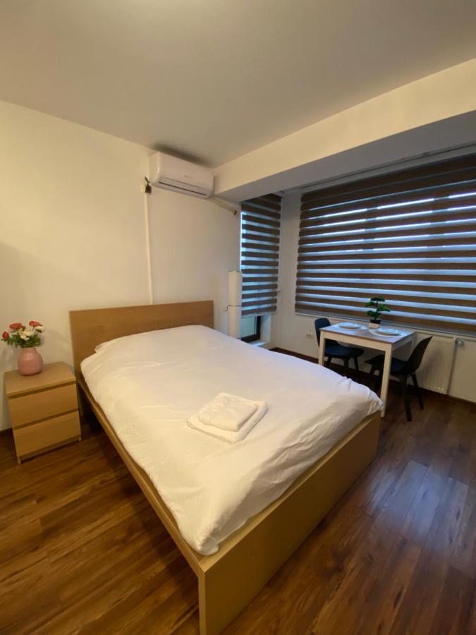 Cozy Apartment With Self Check-In Near Promenada Mall And Verdi Park Bukarest Eksteriør billede