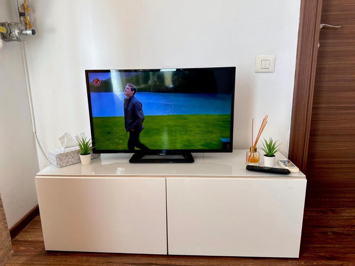 Cozy Apartment With Self Check-In Near Promenada Mall And Verdi Park Bukarest Eksteriør billede