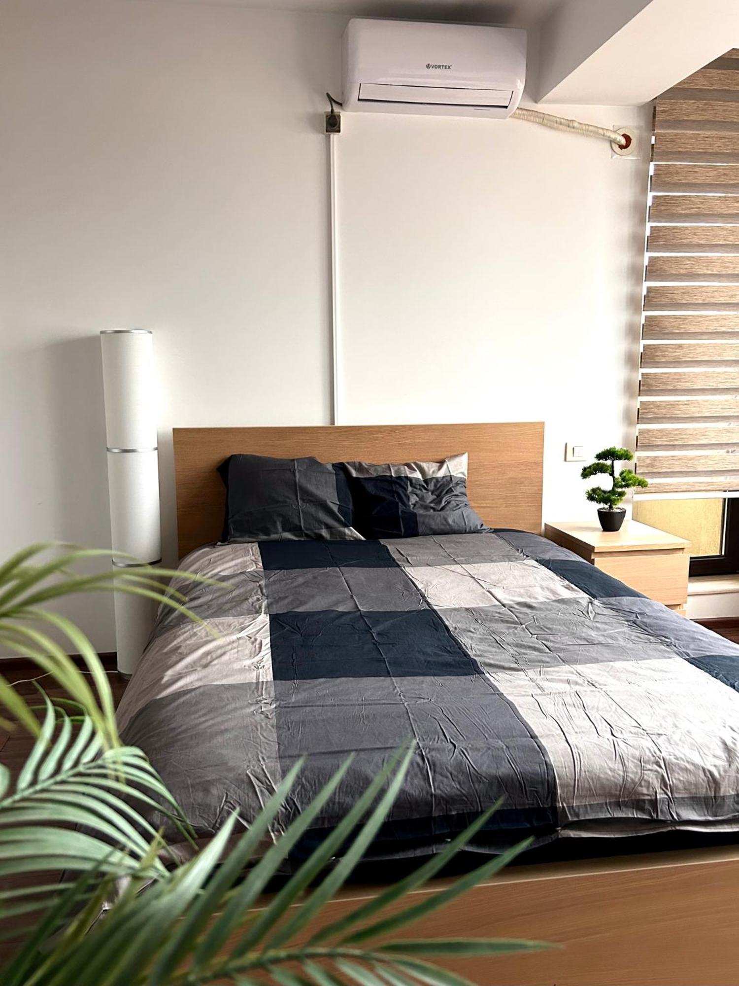 Cozy Apartment With Self Check-In Near Promenada Mall And Verdi Park Bukarest Eksteriør billede