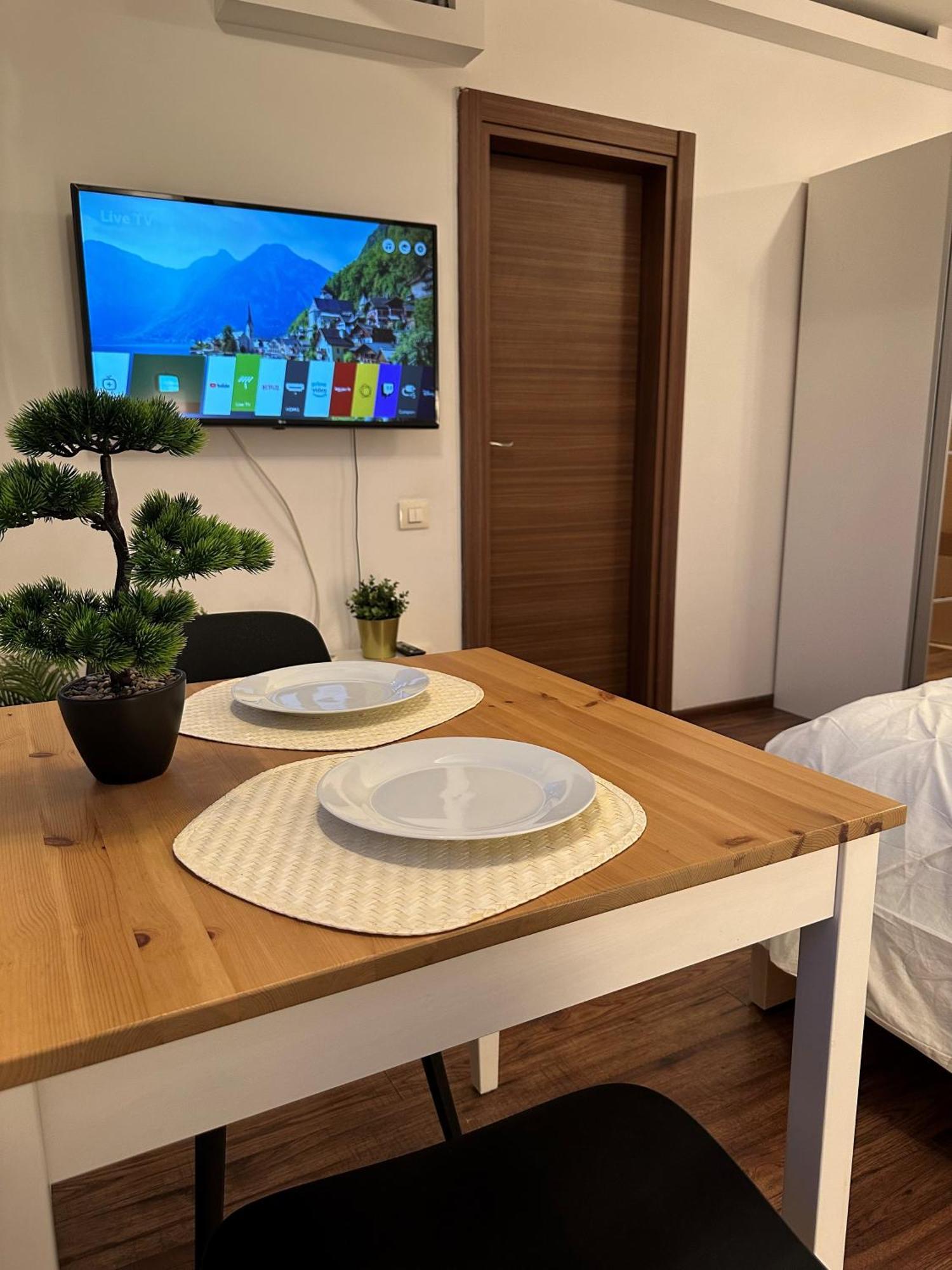 Cozy Apartment With Self Check-In Near Promenada Mall And Verdi Park Bukarest Eksteriør billede