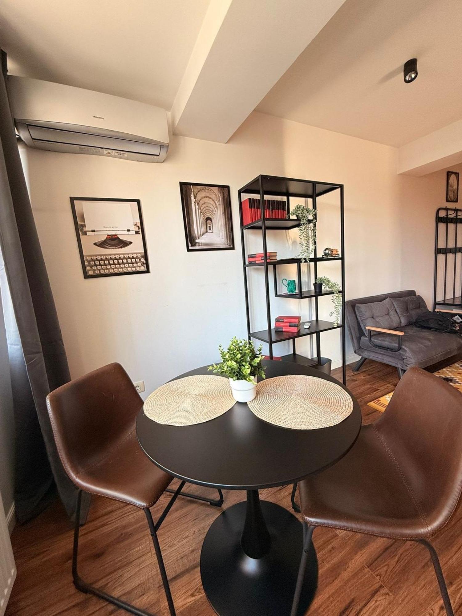 Cozy Apartment With Self Check-In Near Promenada Mall And Verdi Park Bukarest Eksteriør billede