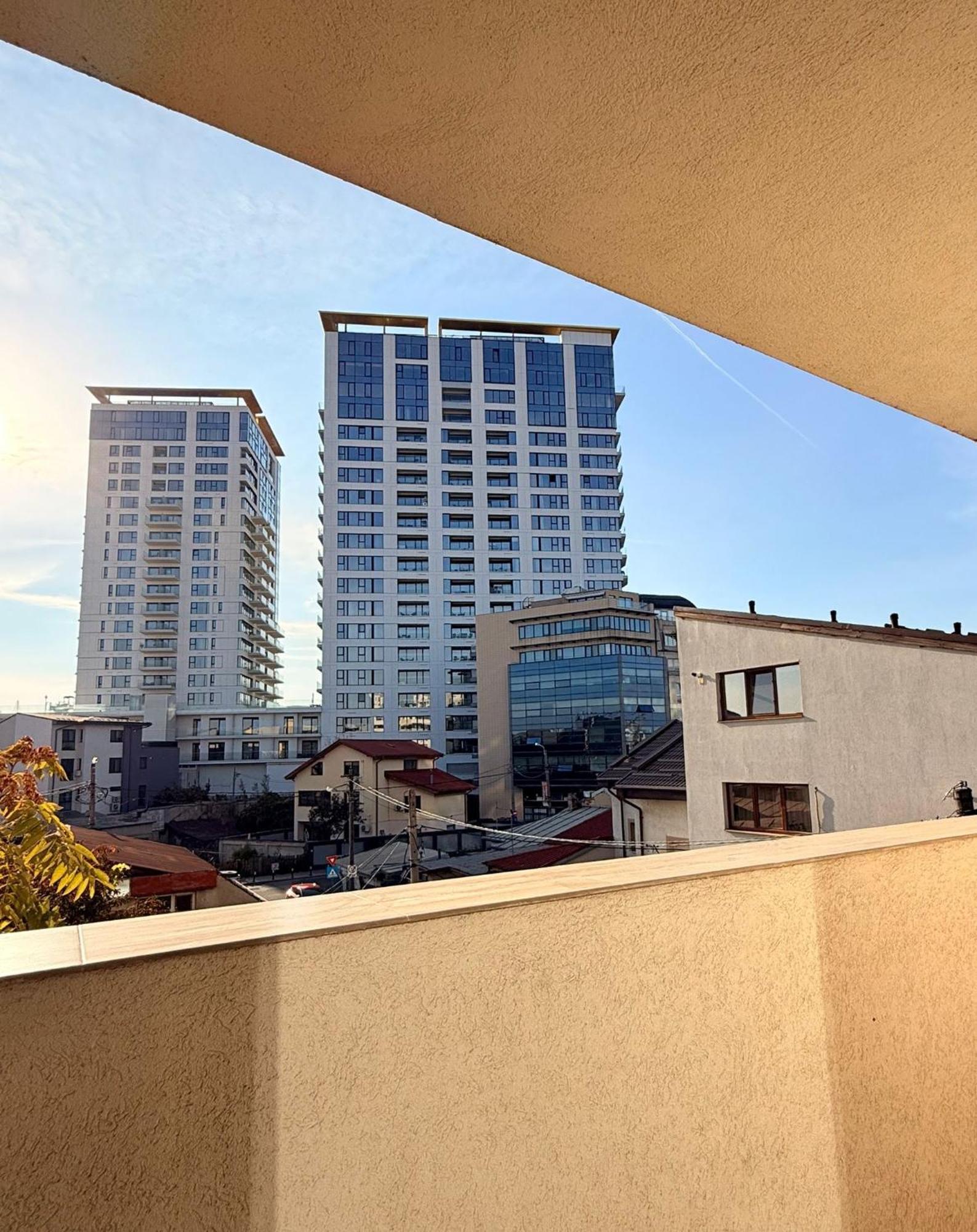 Cozy Apartment With Self Check-In Near Promenada Mall And Verdi Park Bukarest Eksteriør billede